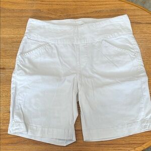 Elegant White Women's Bermuda Shorts